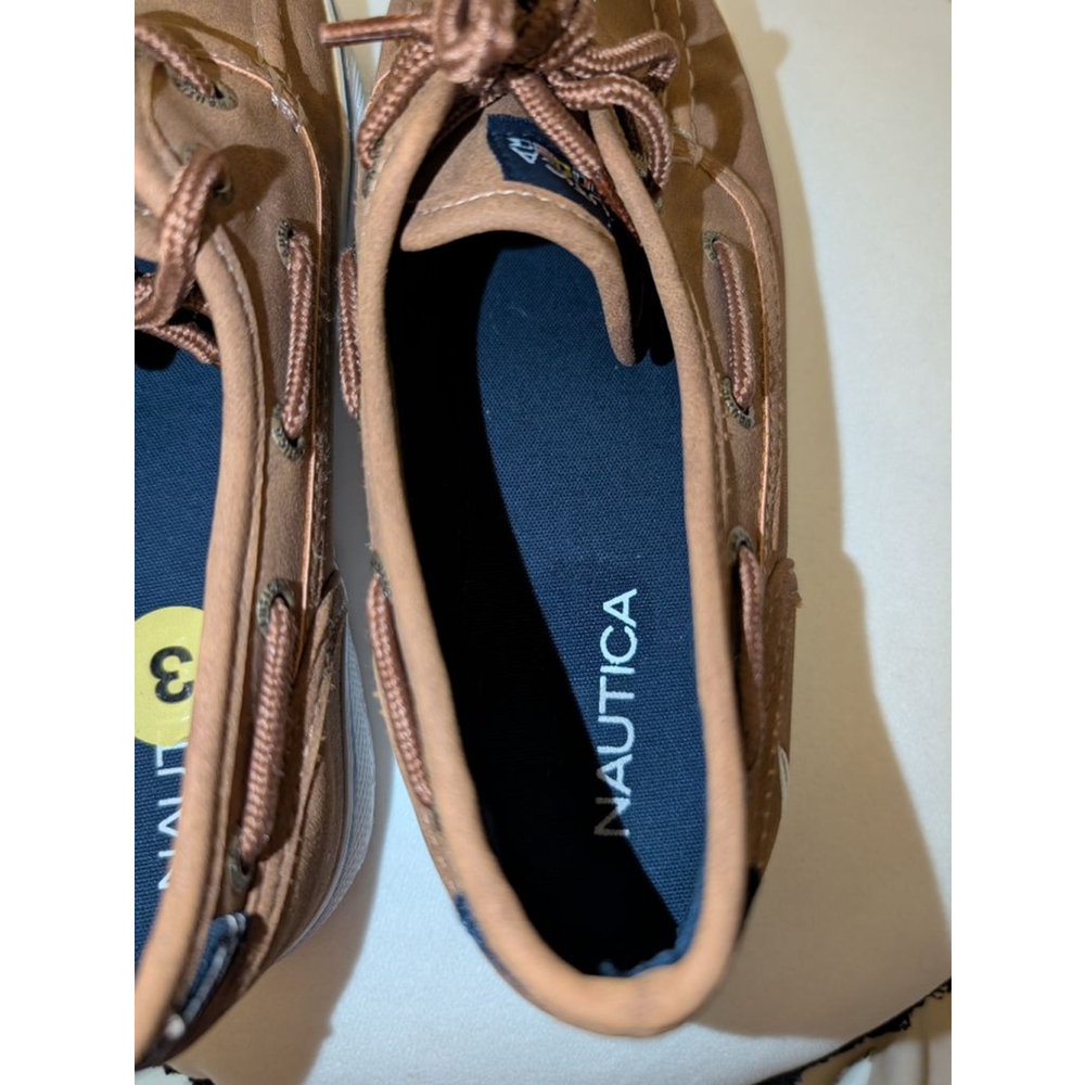 Nautica Boat Shoes Size 3 Brown, Boys - Picture 7 of 8
